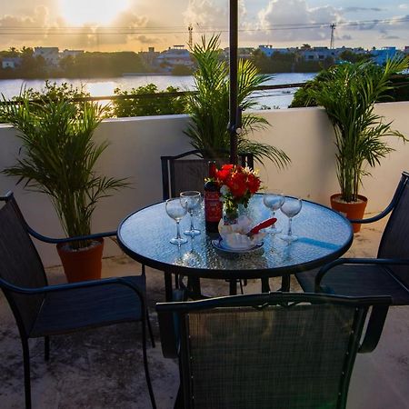 Sunset Isla Mujeres Aparthotel Exterior photo