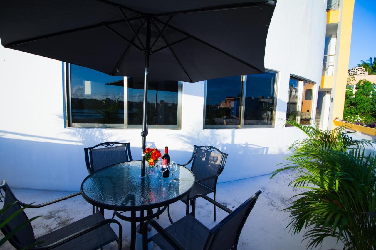 Sunset Isla Mujeres Aparthotel Exterior photo